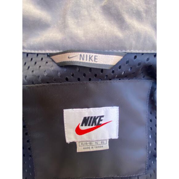 NIKE WOMENS BLACK STORM JACKET MESH LINED WIND FLAP SZ XL C100217 - Picture 4 of 10